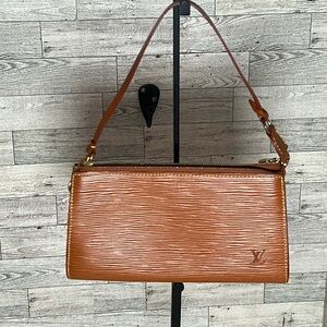 POCHETTE ACCESSOIRE LEATHER CLUTCH BAG EUC